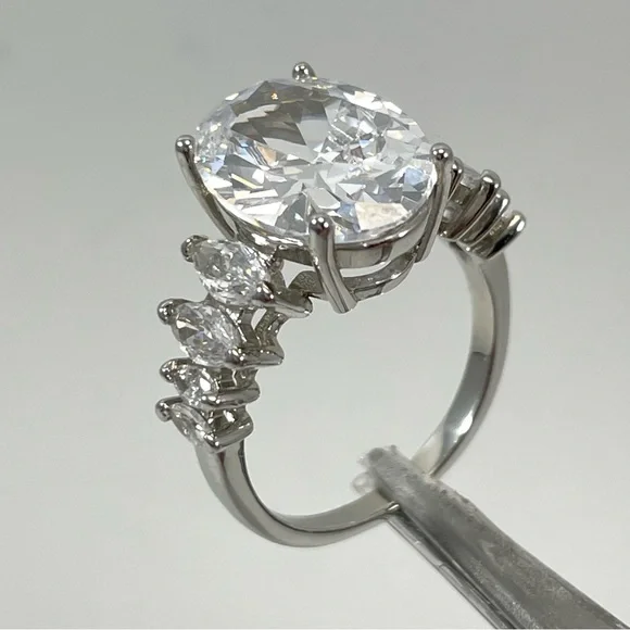 Rings Engagement Women’s Jewelry Oval Cut White Diamond CZ Silver Plated